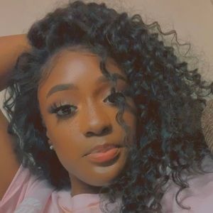 Meet your Posher, Kiya